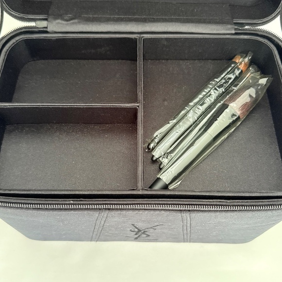 Yves Saint Laurent cosmetic box - Picture 13 of 14